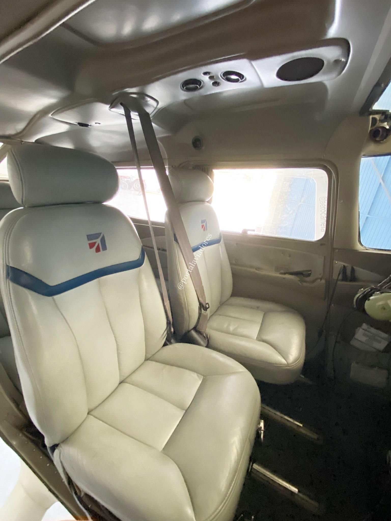 CESSNA 172S SKYHAWK 1999