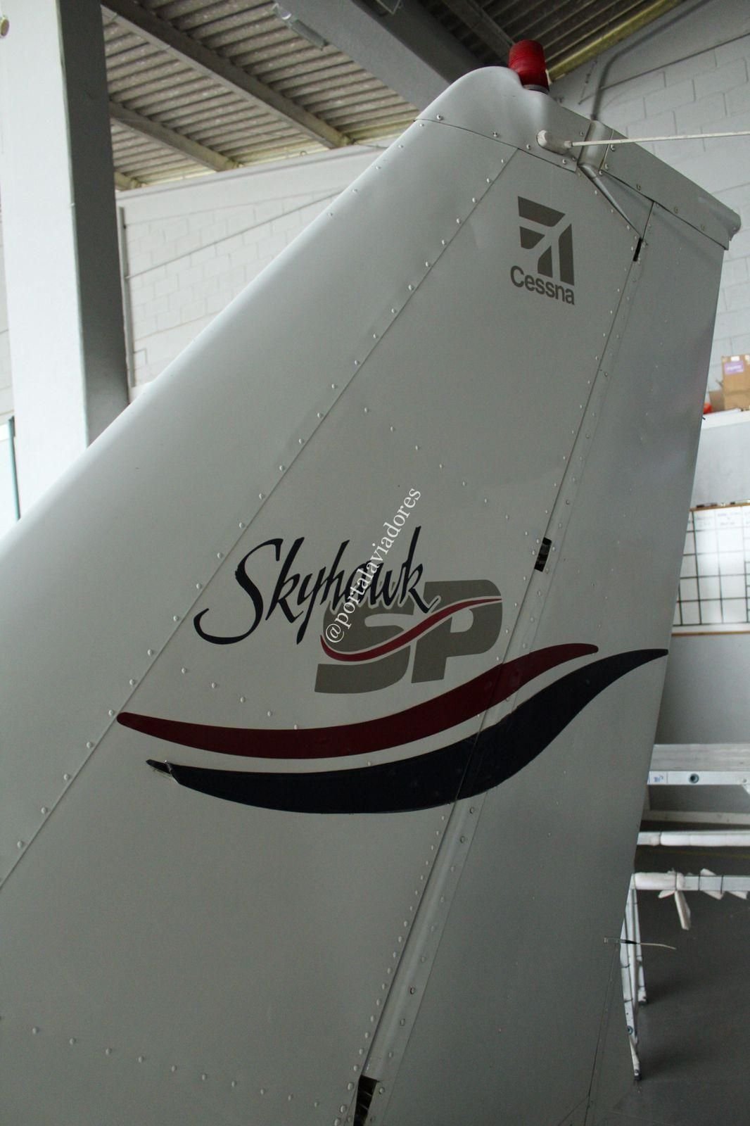 CESSNA 172S SKYHAWK 1999