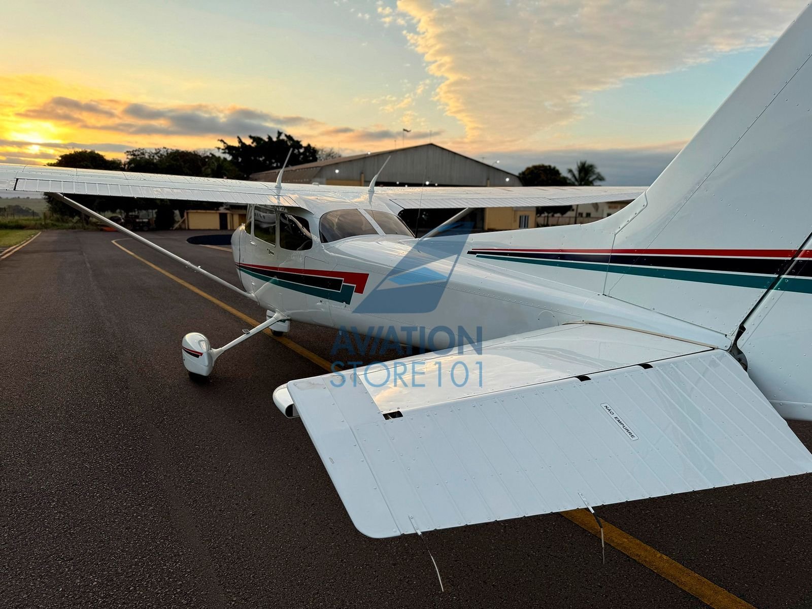 CESSNA 172R SKYHAWK 2002