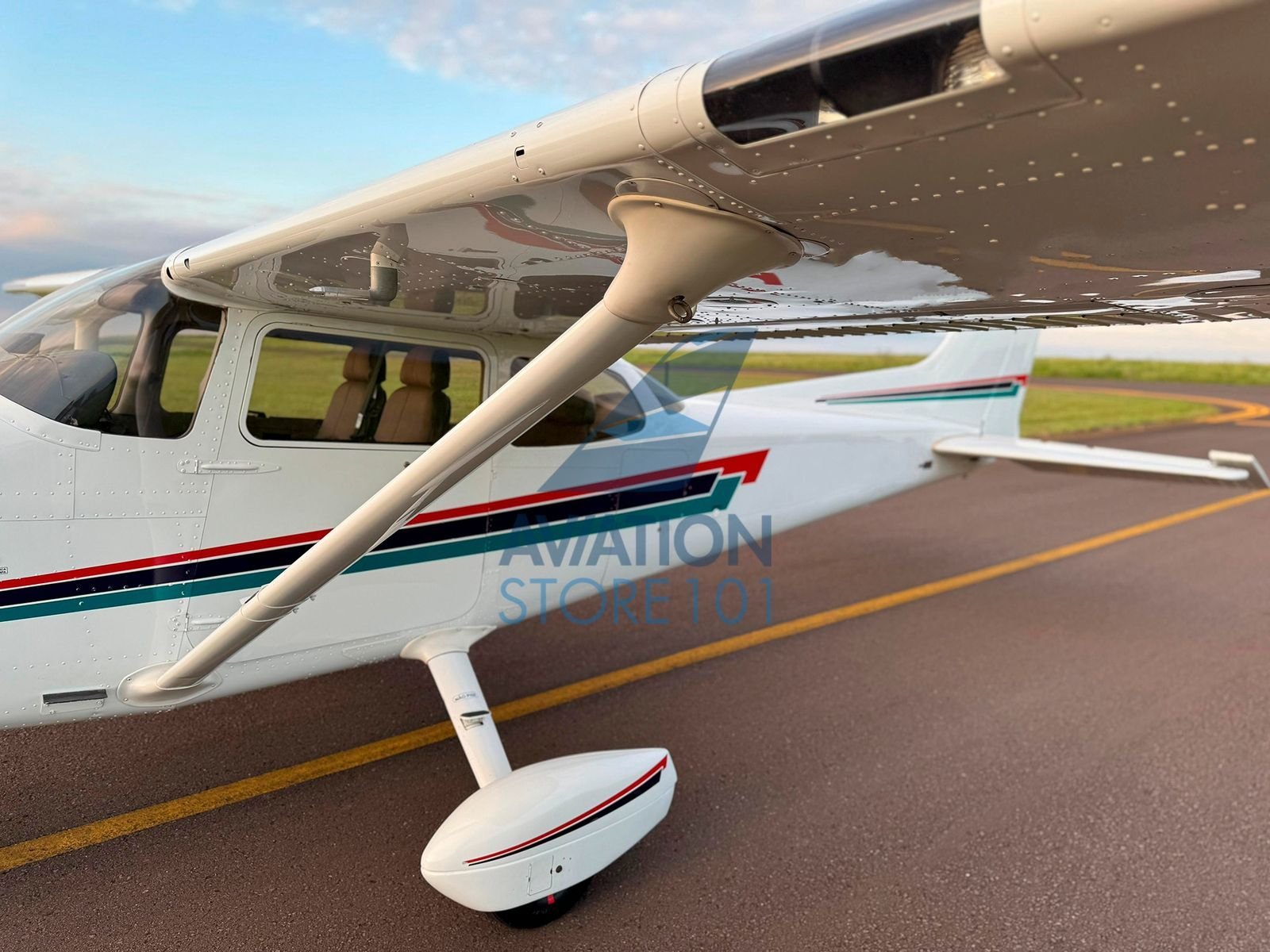 CESSNA 172R SKYHAWK 2002