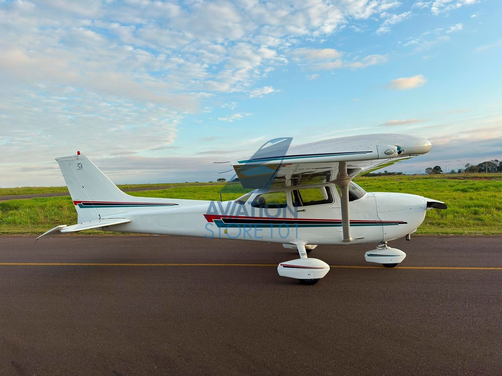 CESSNA 172R SKYHAWK 2002