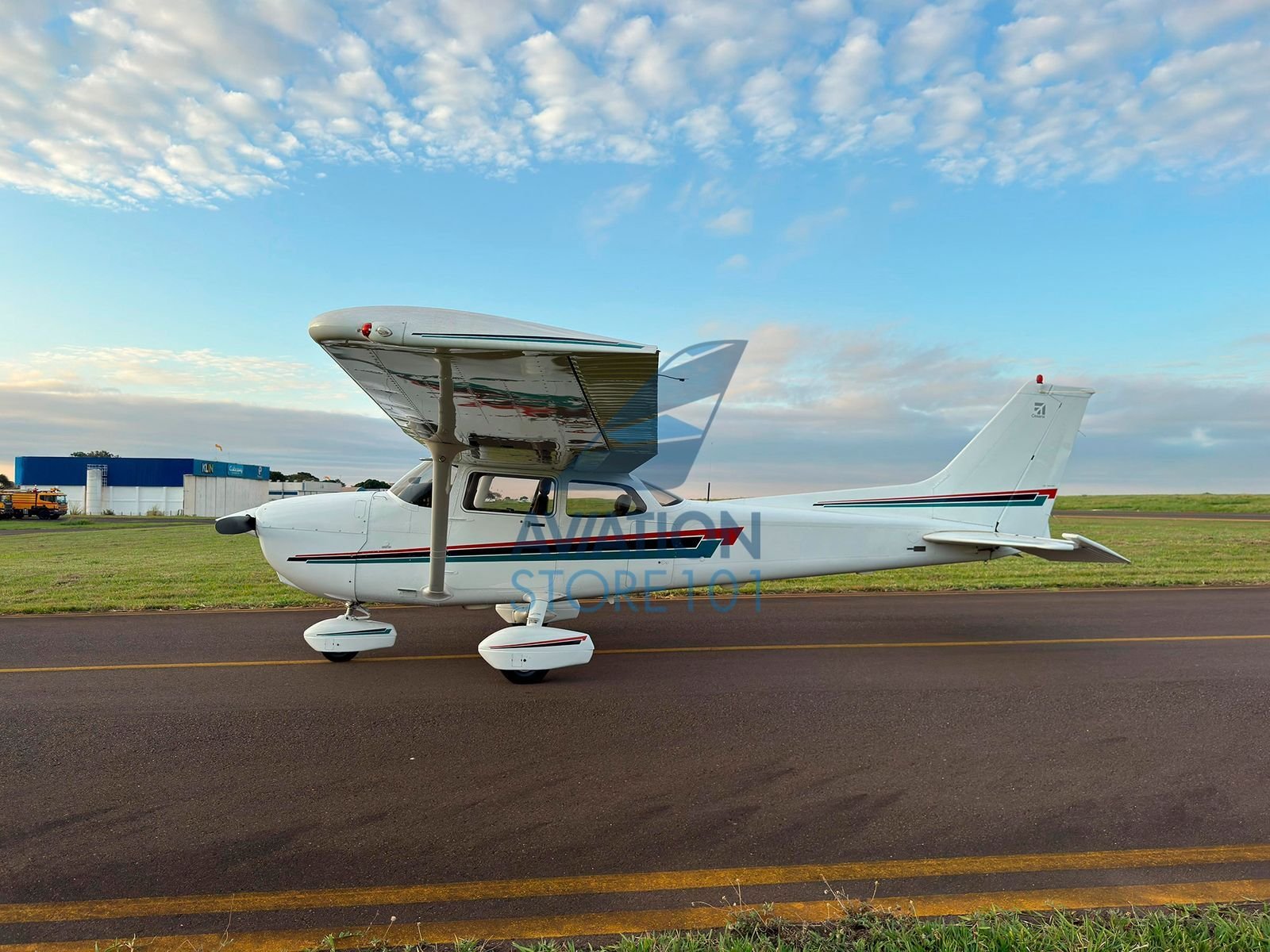 CESSNA 172R SKYHAWK 2002
