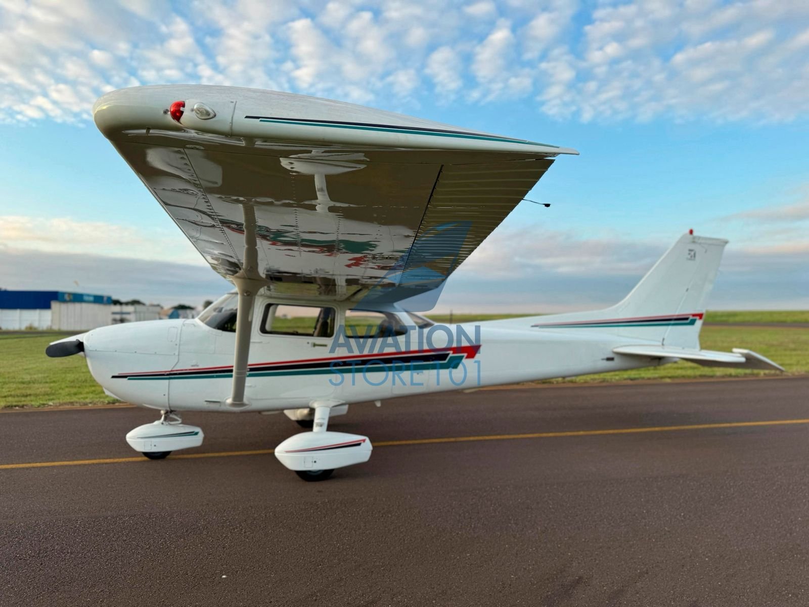 CESSNA 172R SKYHAWK 2002