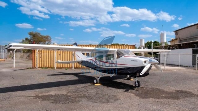 CESSNA CENTURION T210N 1980