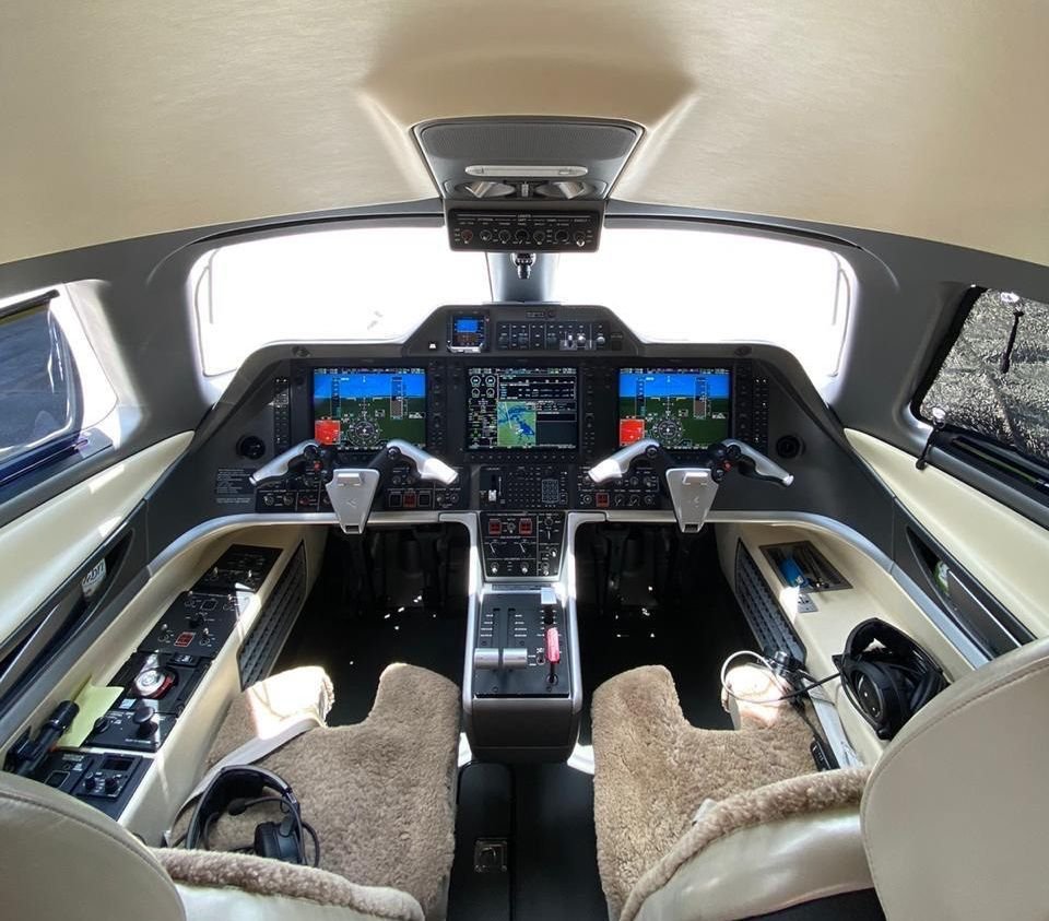 EMBRAER PHENOM 300 2014