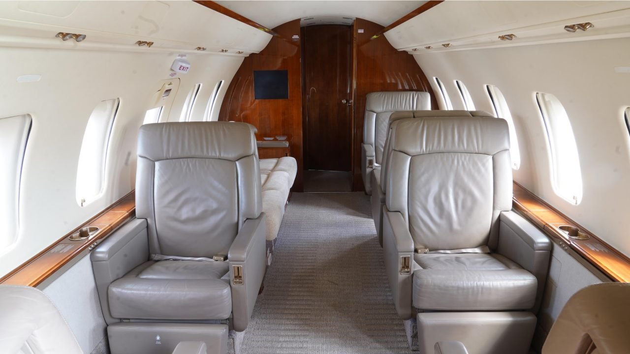 BOMBARDIER CHALLENGER 605 2010