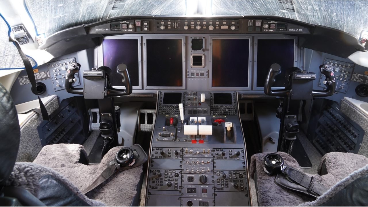 BOMBARDIER CHALLENGER 605 2010