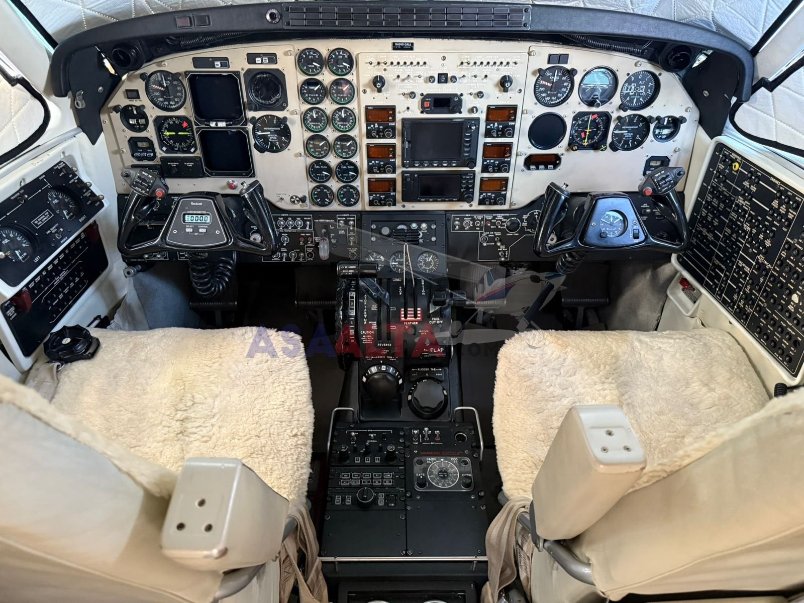BEECHCRAFT KING AIR C90B 2004