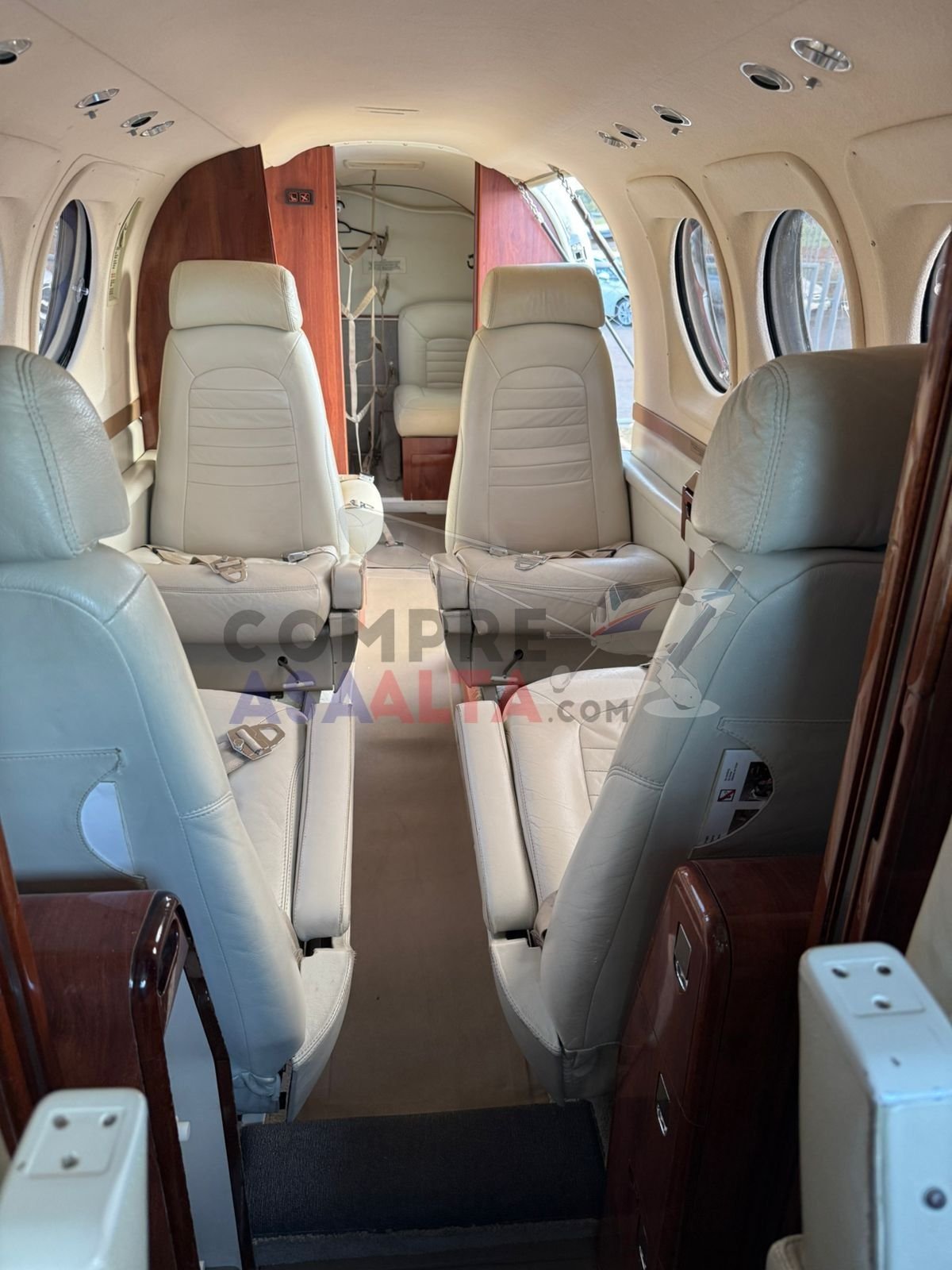BEECHCRAFT KING AIR C90B 2004