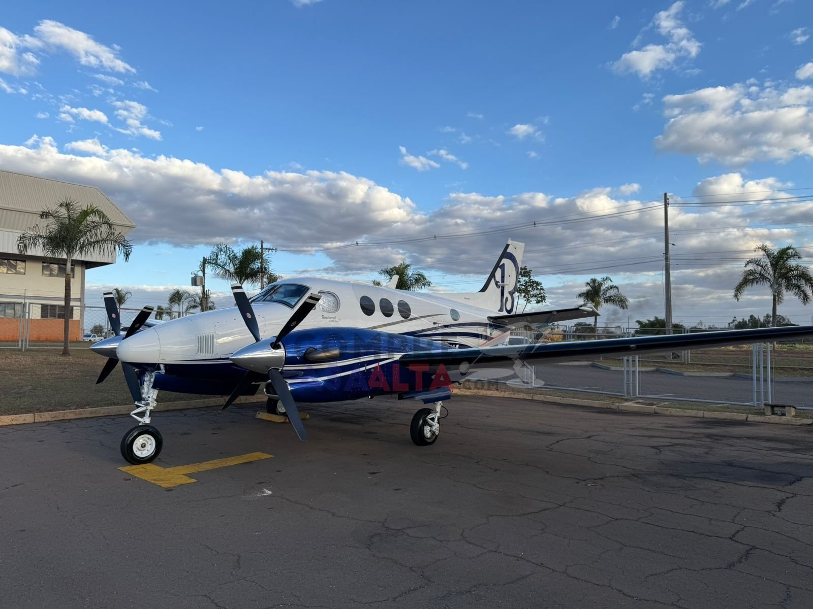 BEECHCRAFT KING AIR C90B 2004