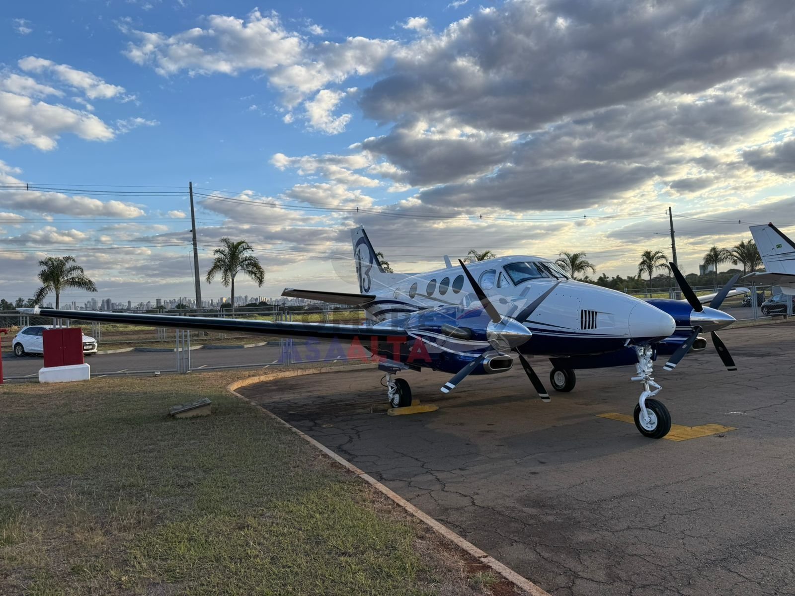 BEECHCRAFT KING AIR C90B 2004