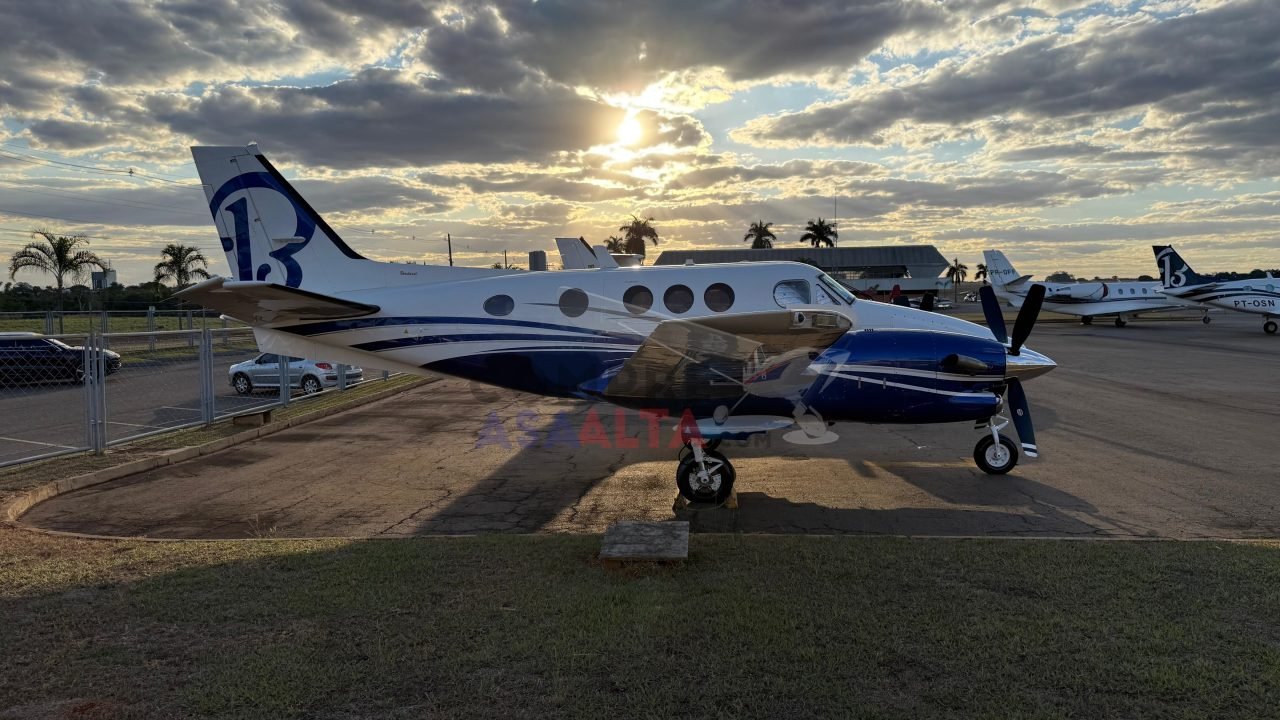 BEECHCRAFT KING AIR C90B 2004