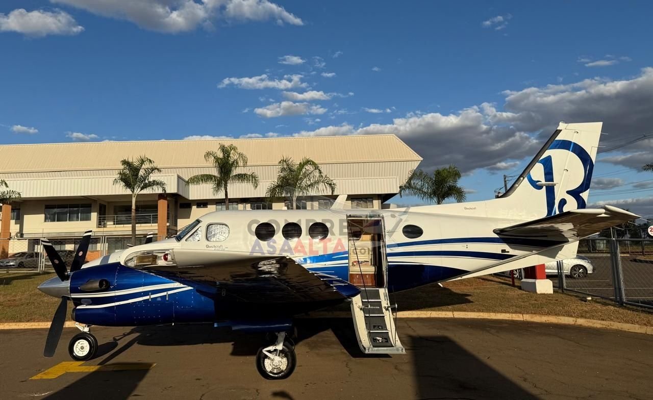 BEECHCRAFT KING AIR C90B 2004