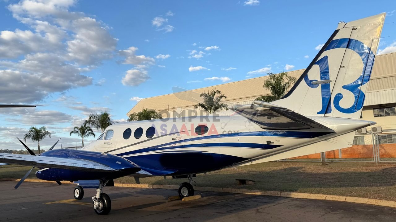 BEECHCRAFT KING AIR C90B 2004
