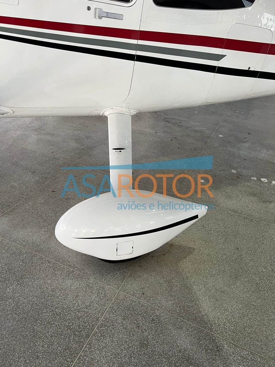 CESSNA T182T SKYLANE TURBO 2001