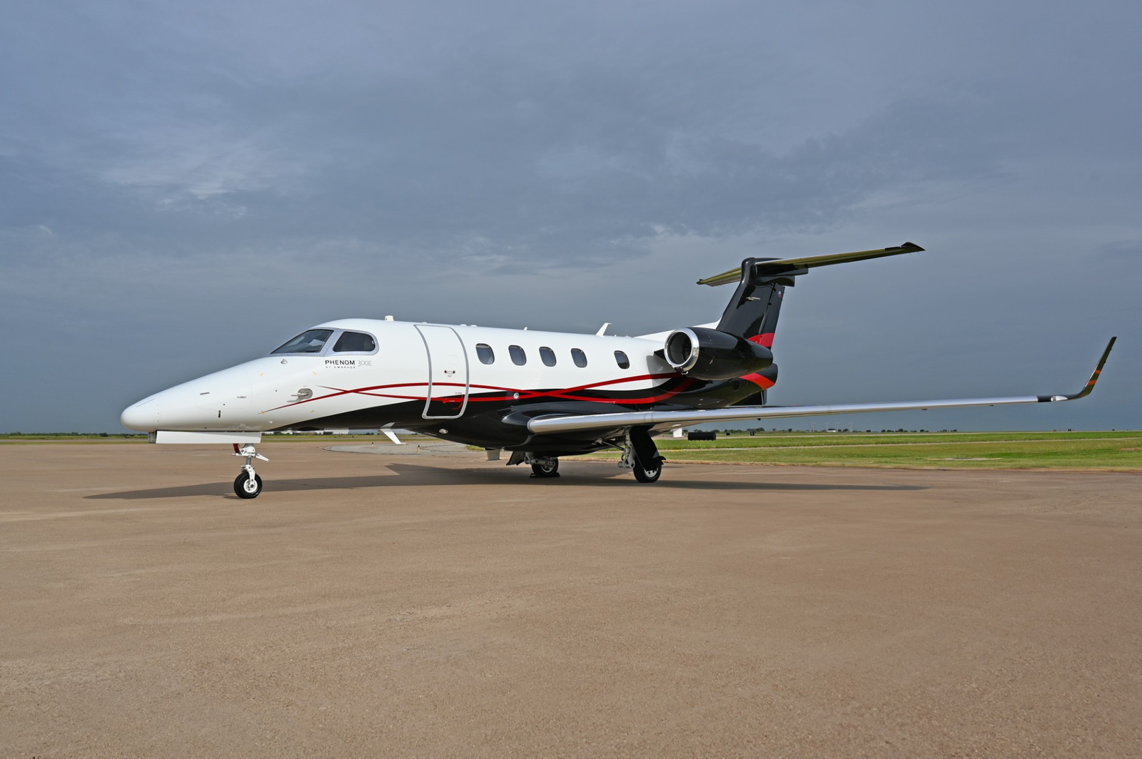 EMBRAER PHENOM 300E 2022