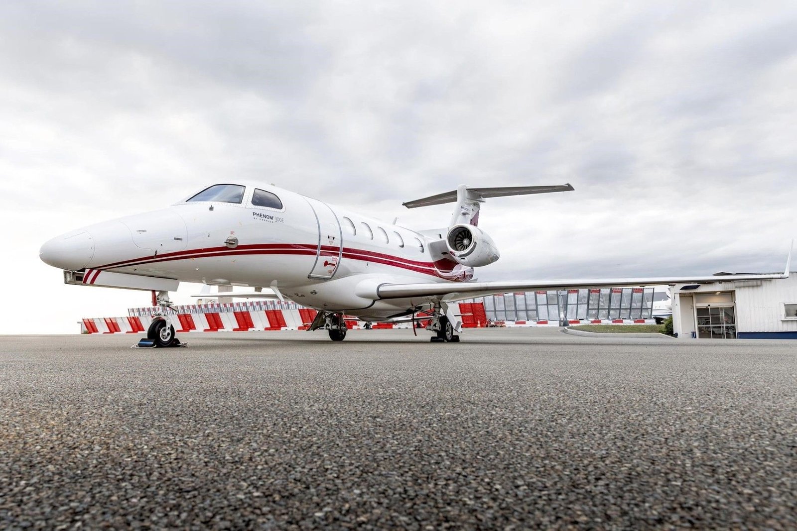 EMBRAER PHENOM 300E 2021