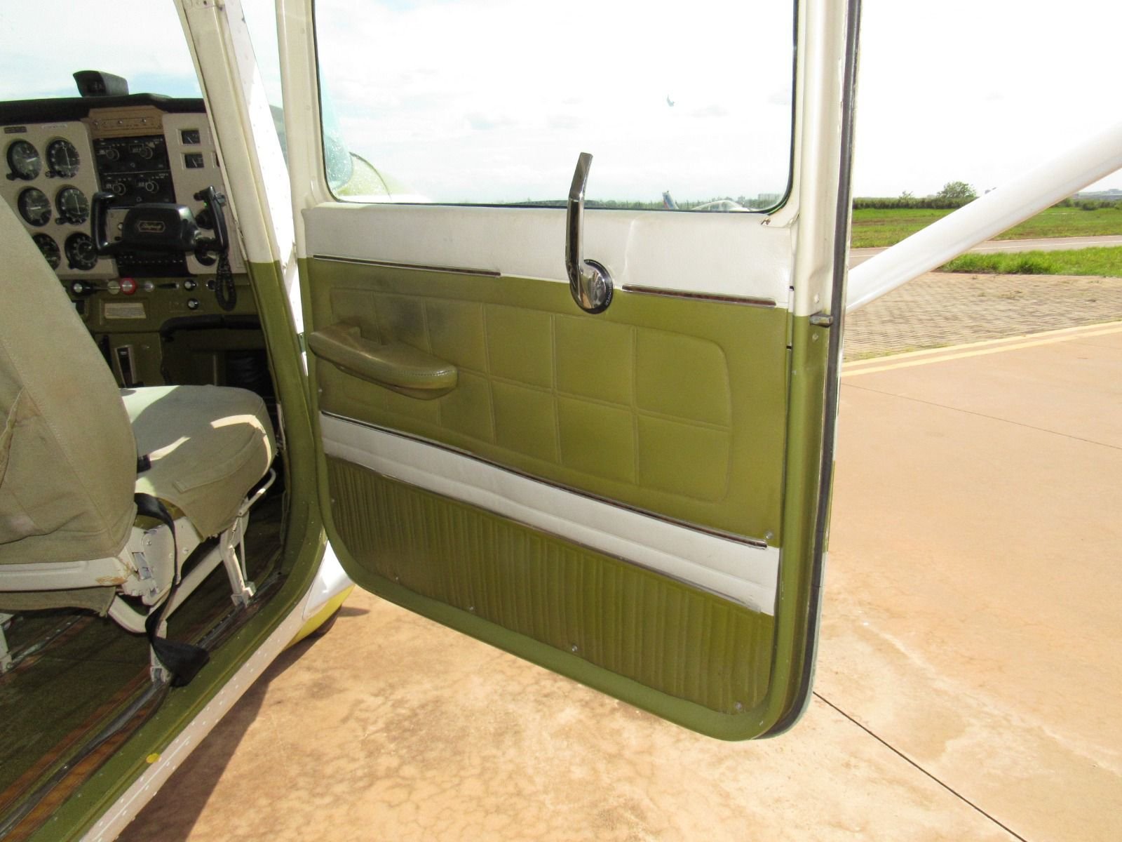 CESSNA SKYHAWK 172M 1974