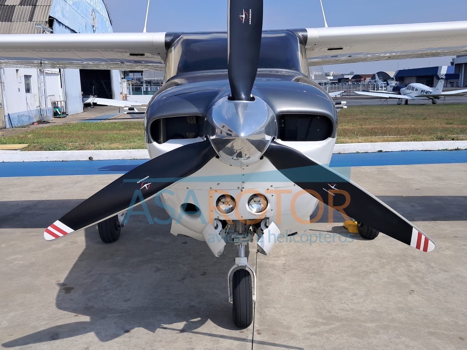 CESSNA 210N CENTURION 1984