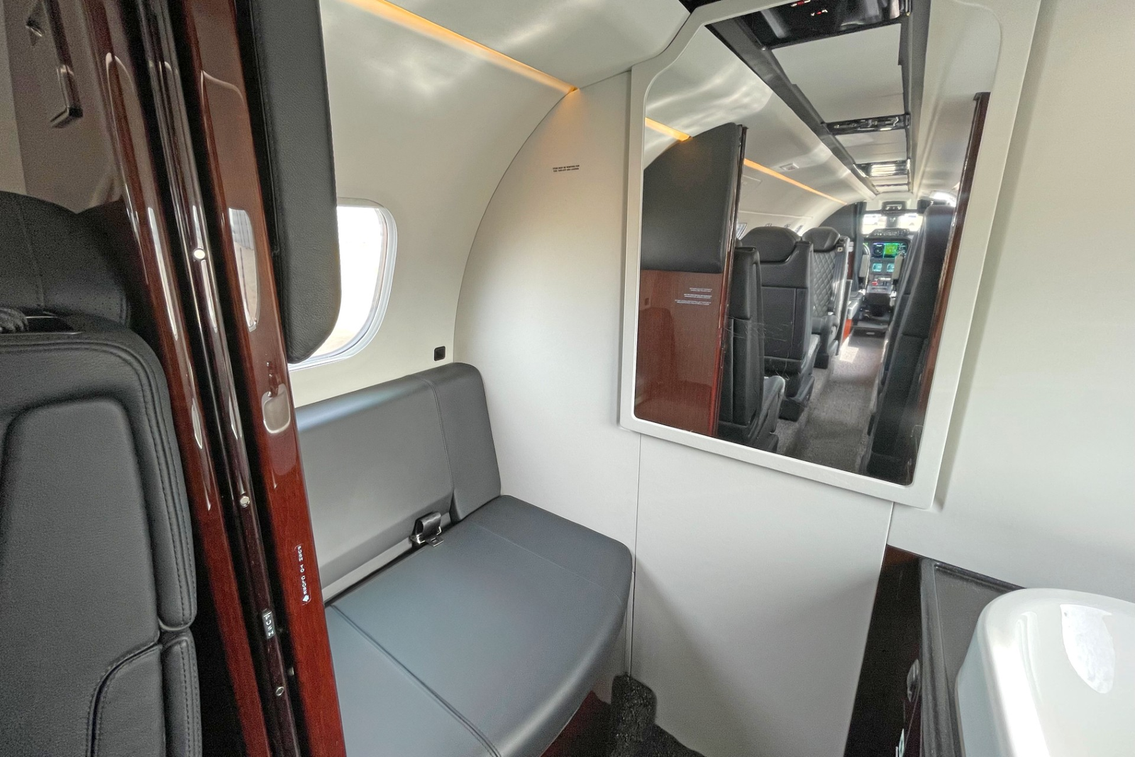 EMBRAER PHENOM 300E 2022