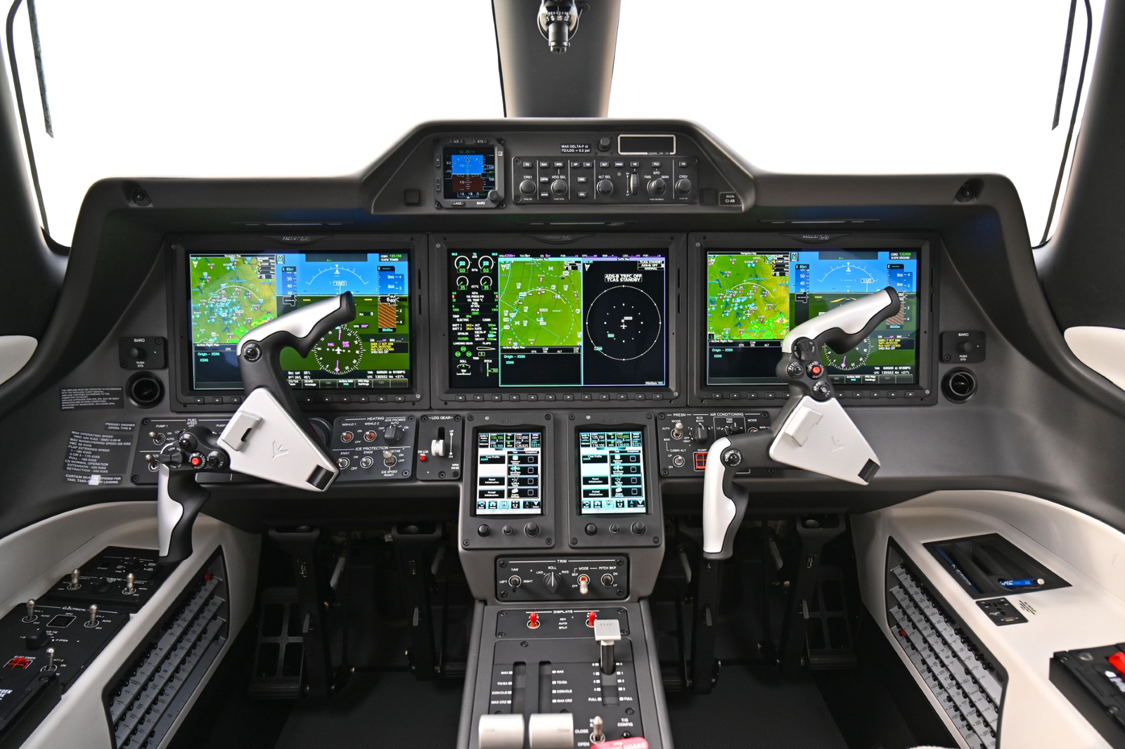 EMBRAER PHENOM 300E 2022