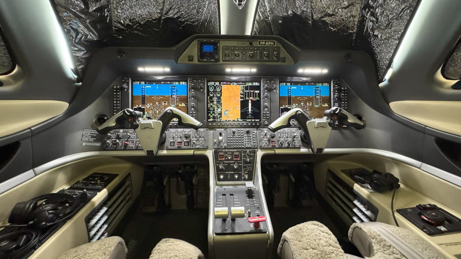 EMBRAER PHENOM 300 2014