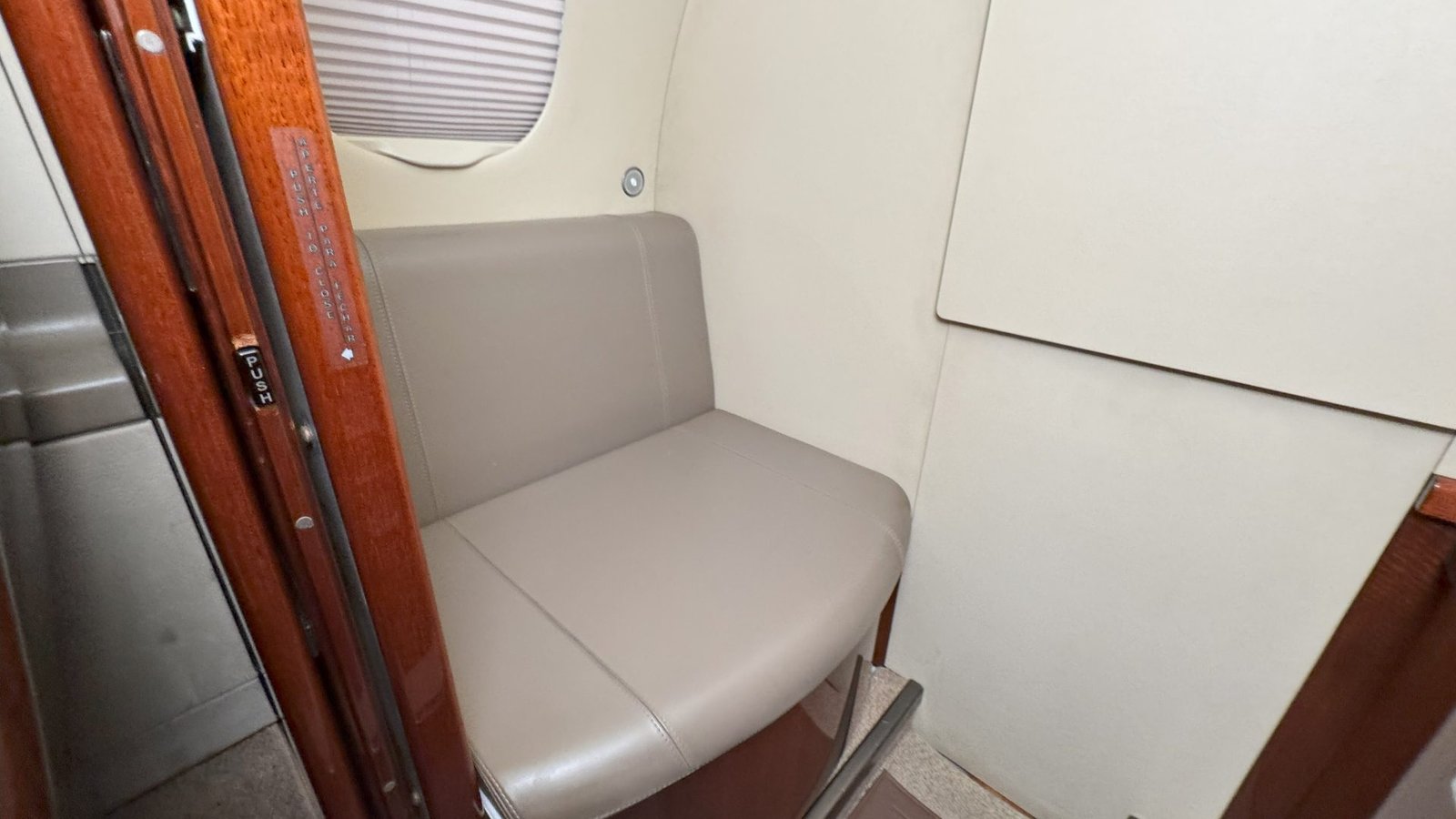 EMBRAER PHENOM 300 2014