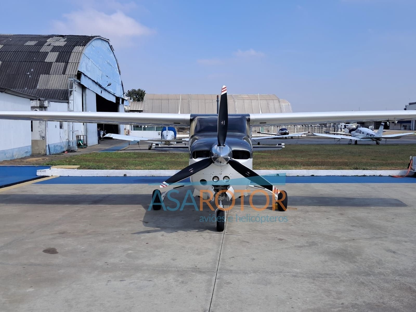 CESSNA 210N CENTURION 1984
