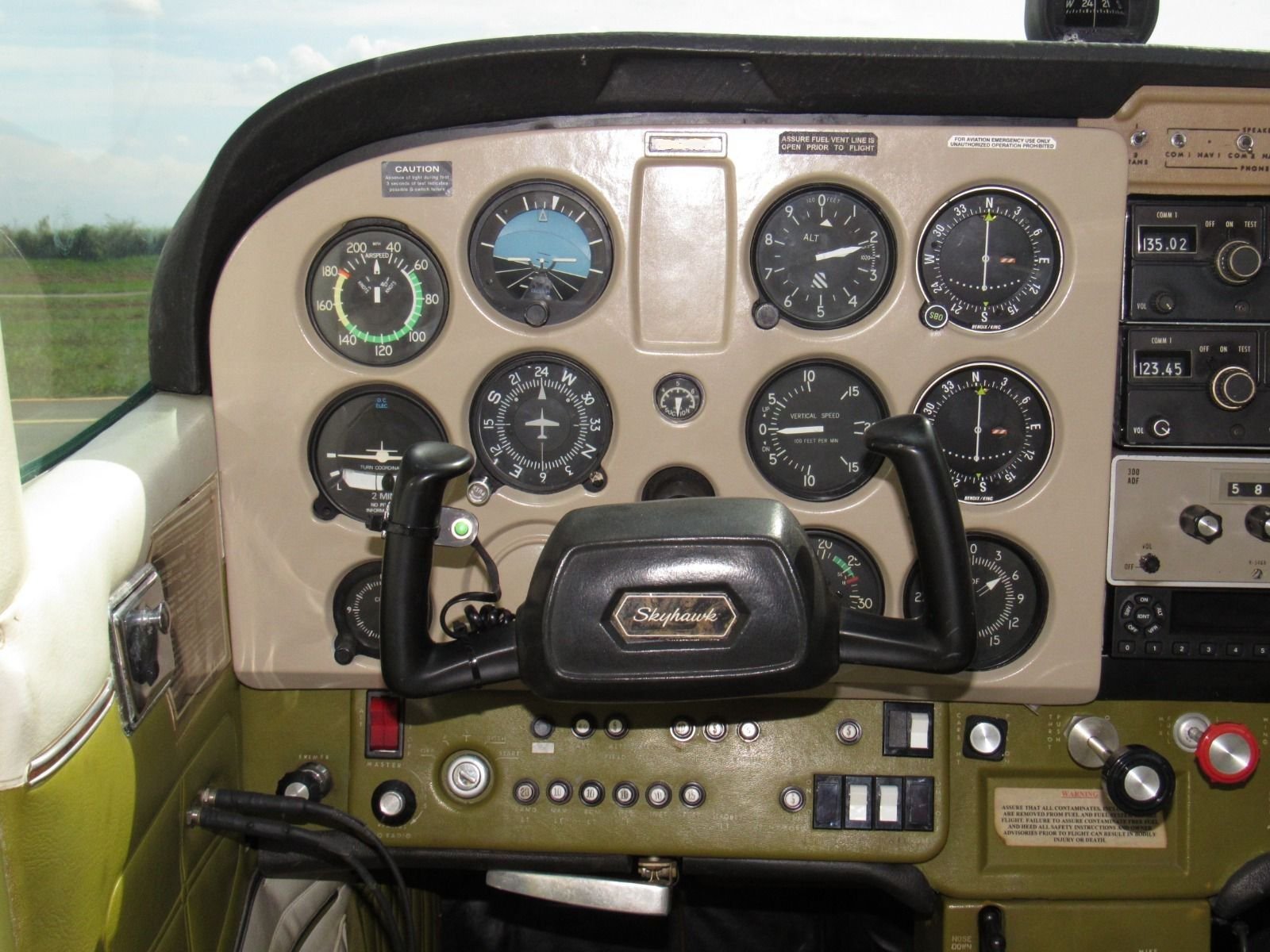 CESSNA SKYHAWK 172M 1974