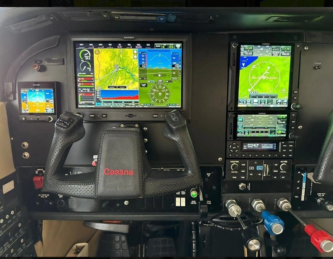 CESSNA 210N CENTURION 1984