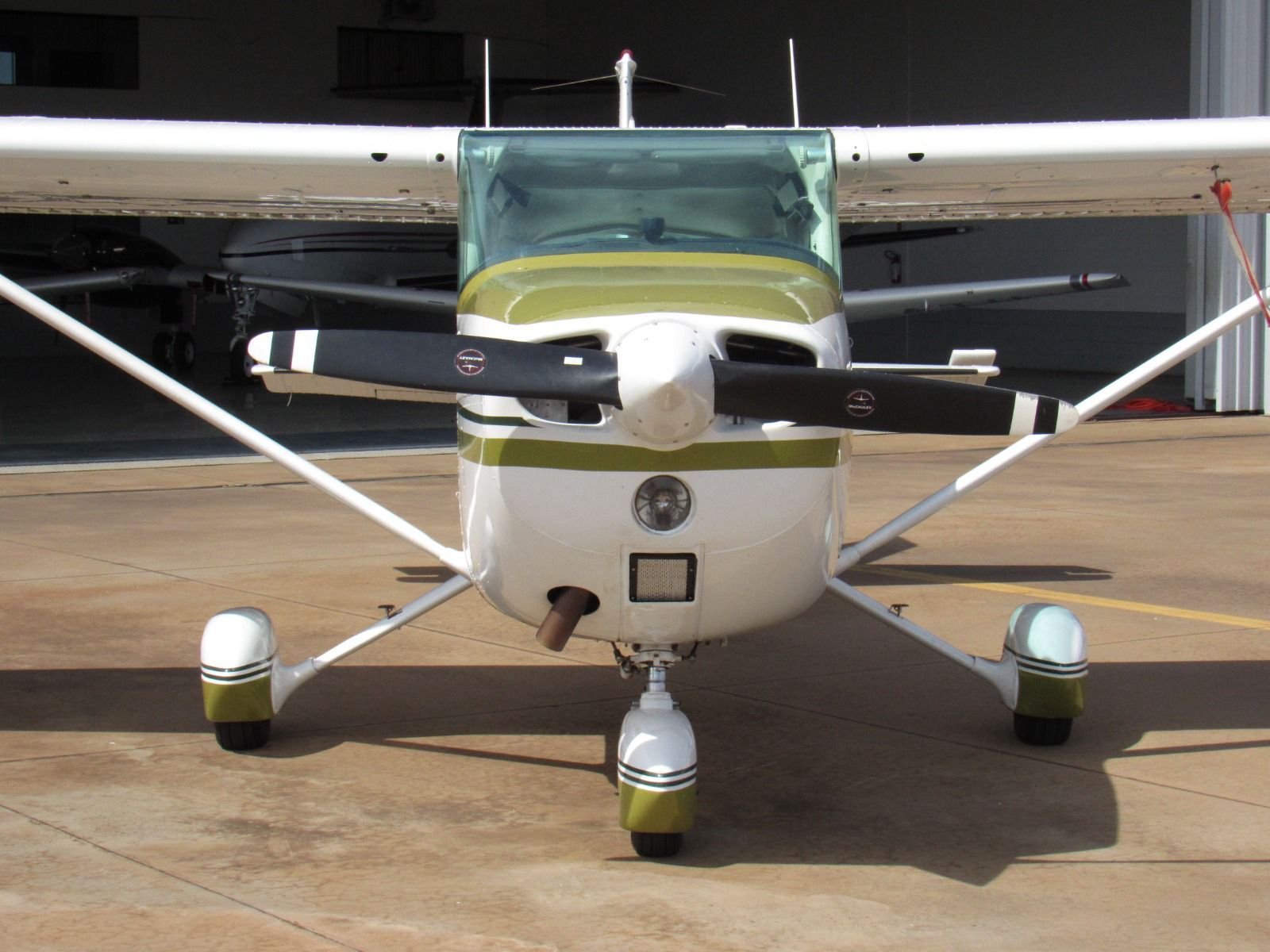 CESSNA SKYHAWK 172M 1974