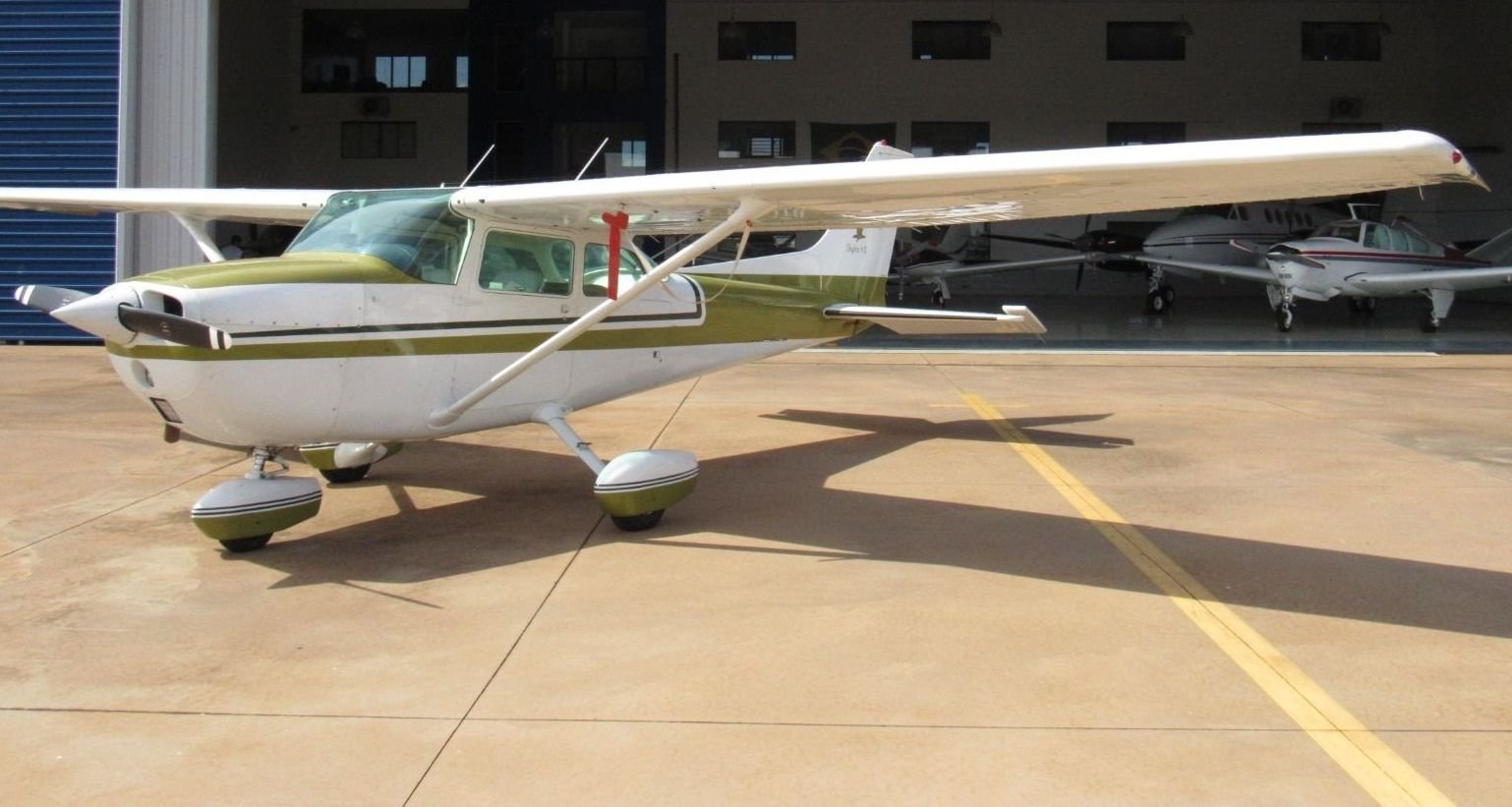 CESSNA SKYHAWK 172M 1974