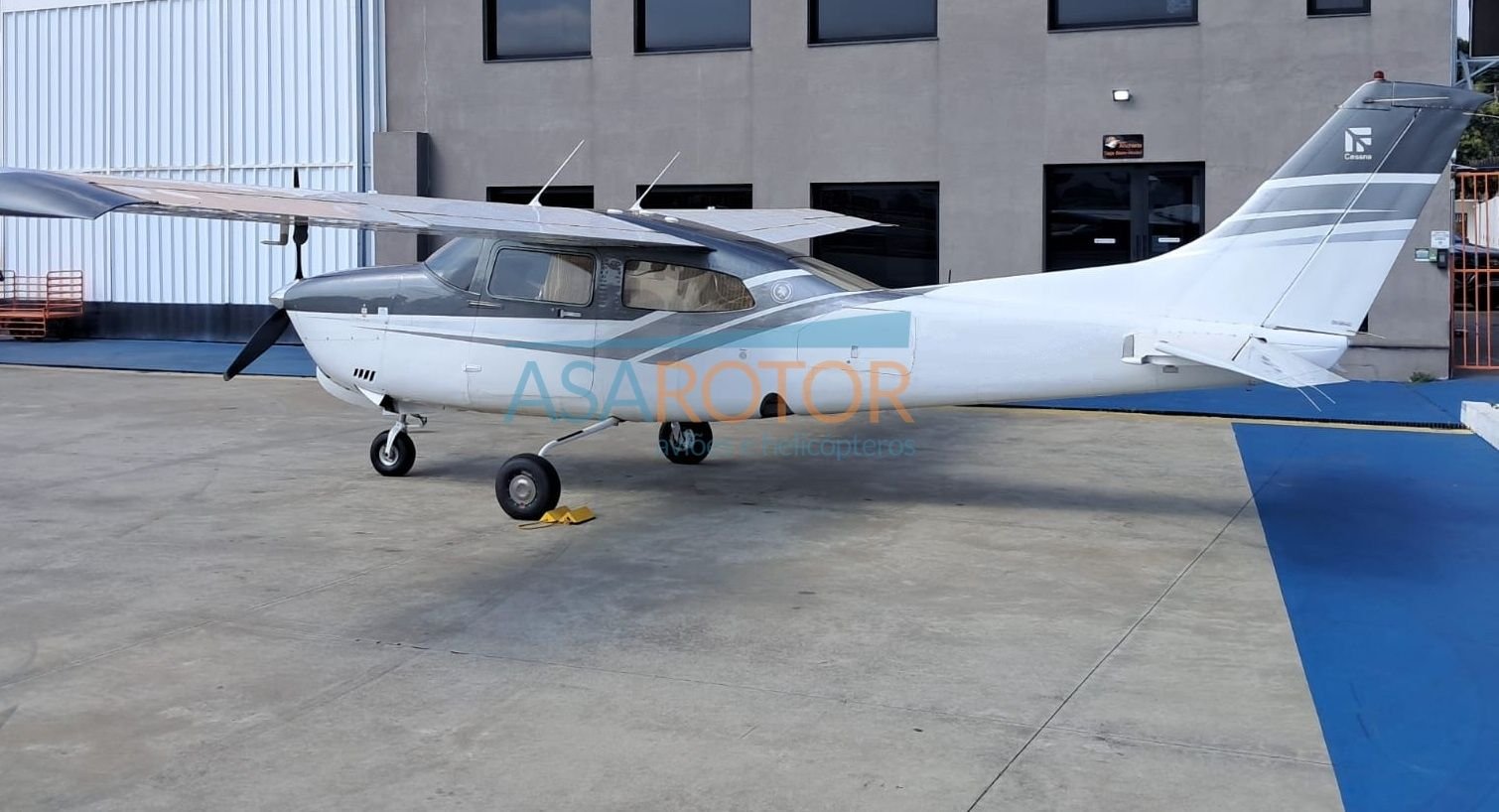 CESSNA 210N CENTURION 1984