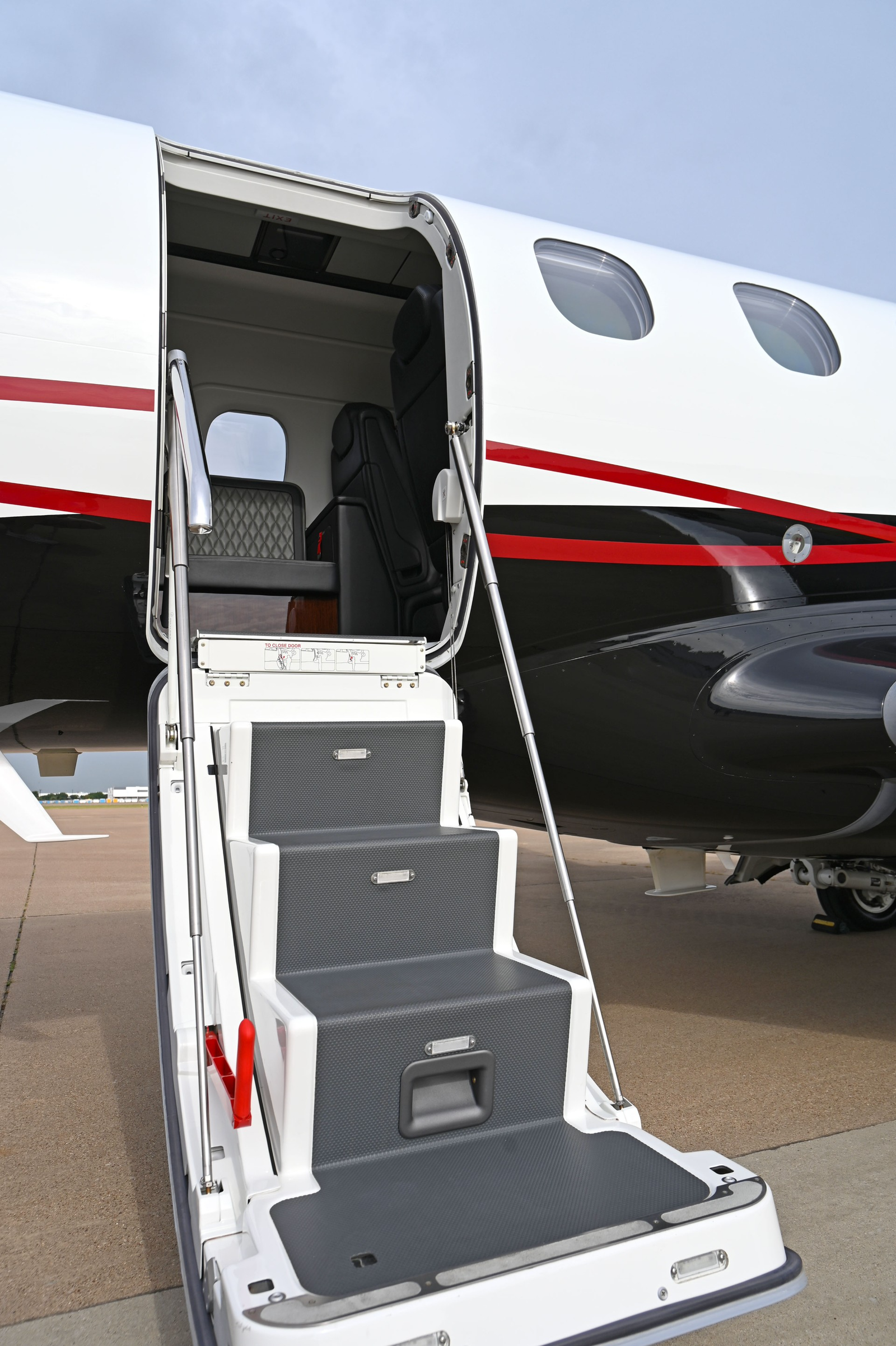 EMBRAER PHENOM 300E 2022
