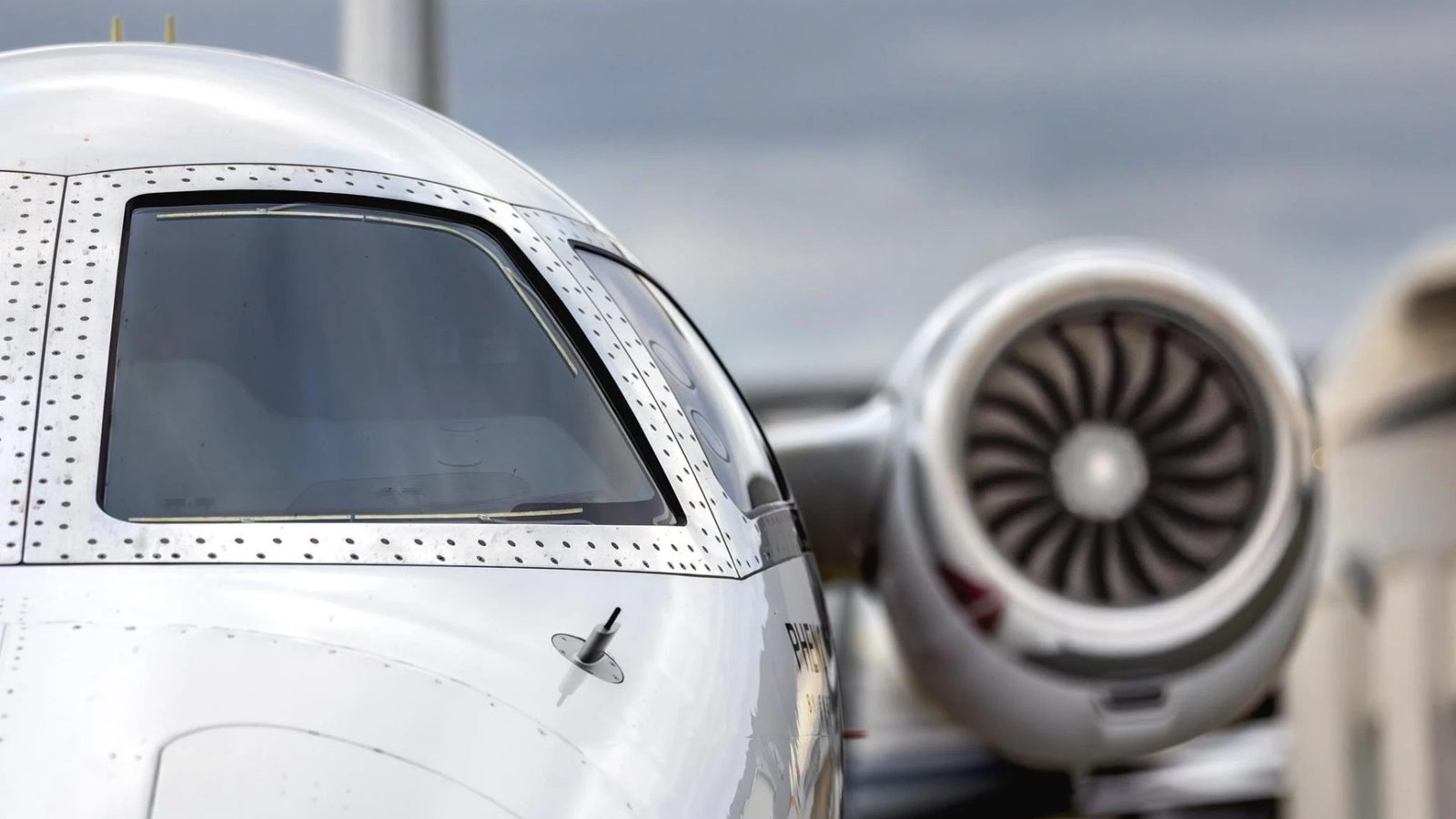 EMBRAER PHENOM 300E 2021