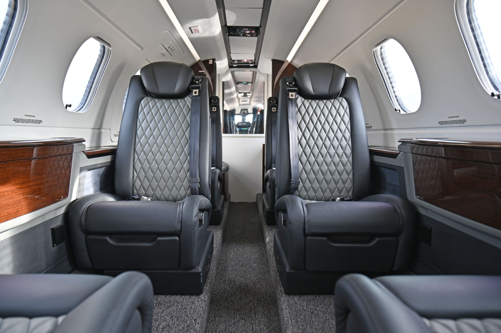 EMBRAER PHENOM 300E 2022