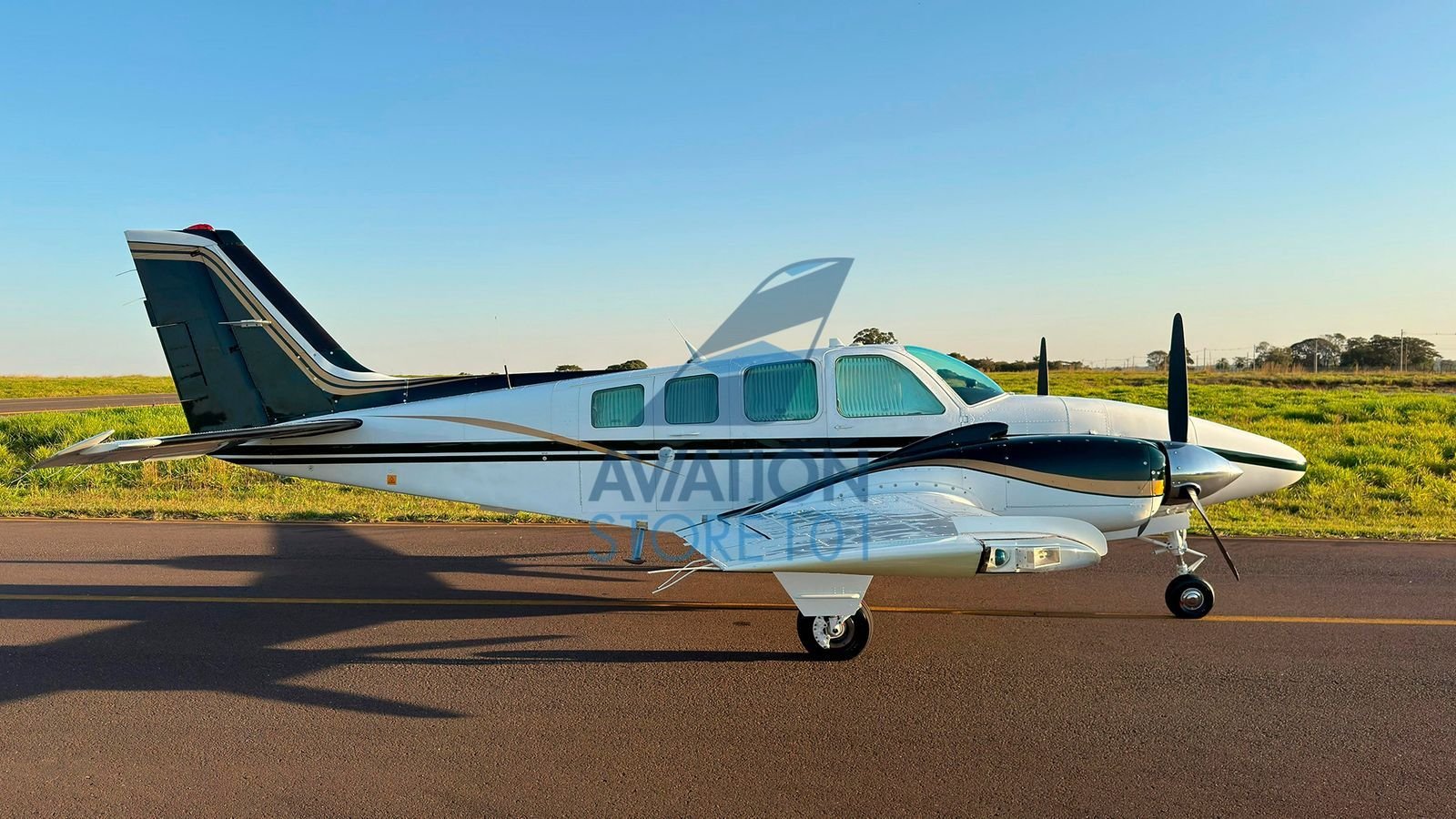 BEECHCRAFT BARON 58 1983