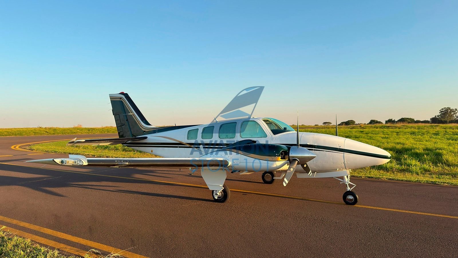 BEECHCRAFT BARON 58 1983