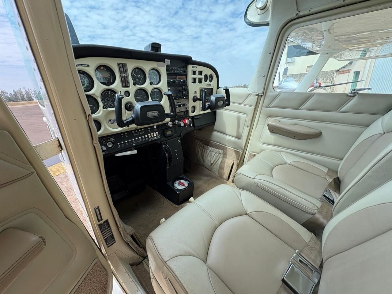 CESSNA 172M SKYHAWK 1973