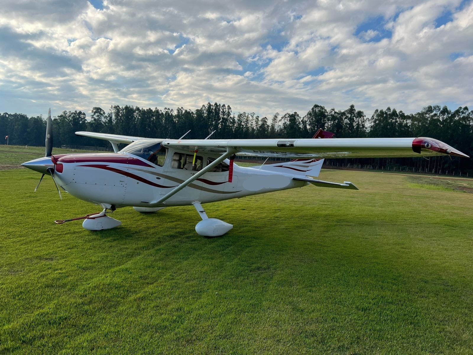 CESSNA SKYLANE 182T 2008