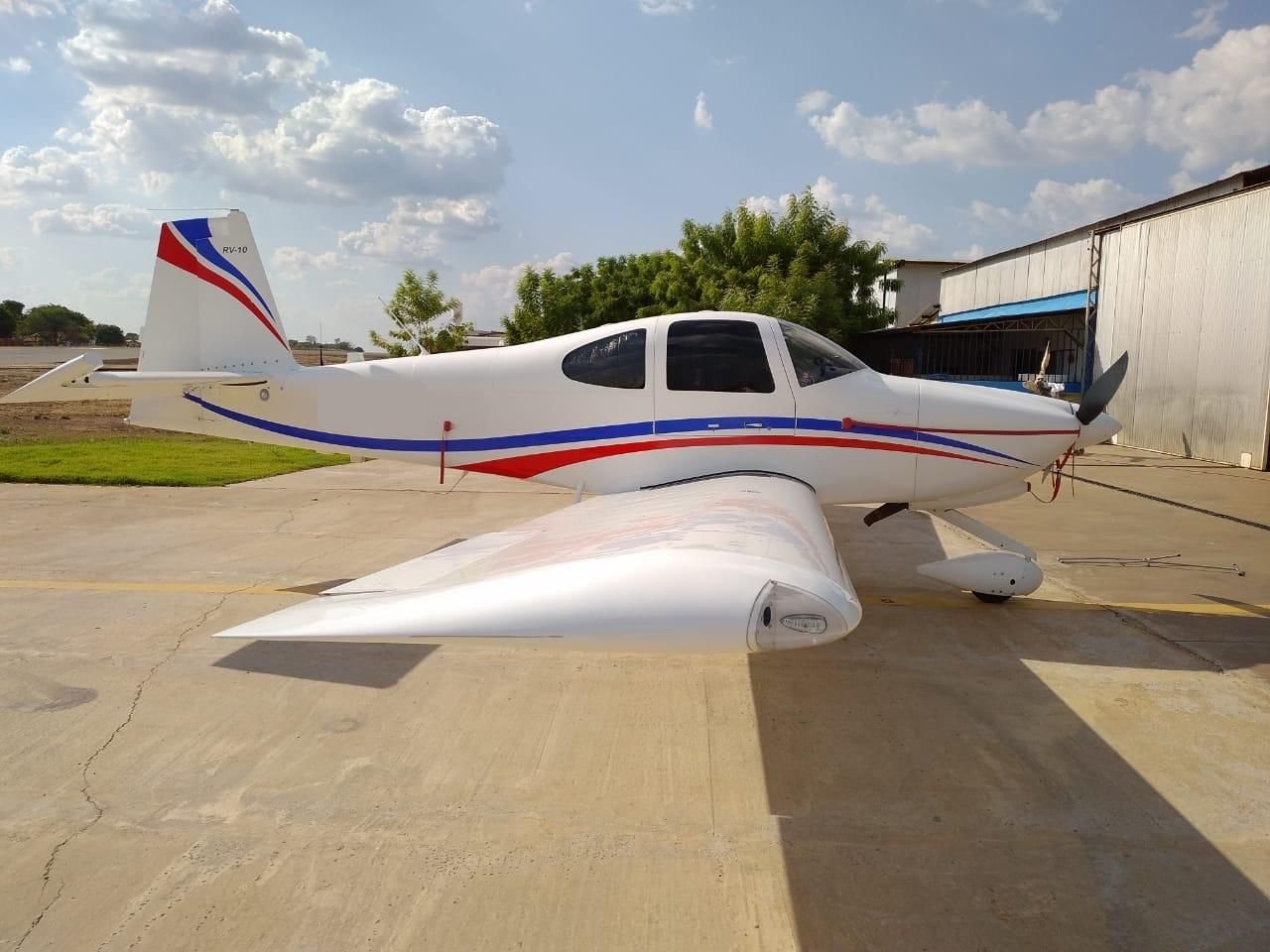 RV-10 FLYER 2011