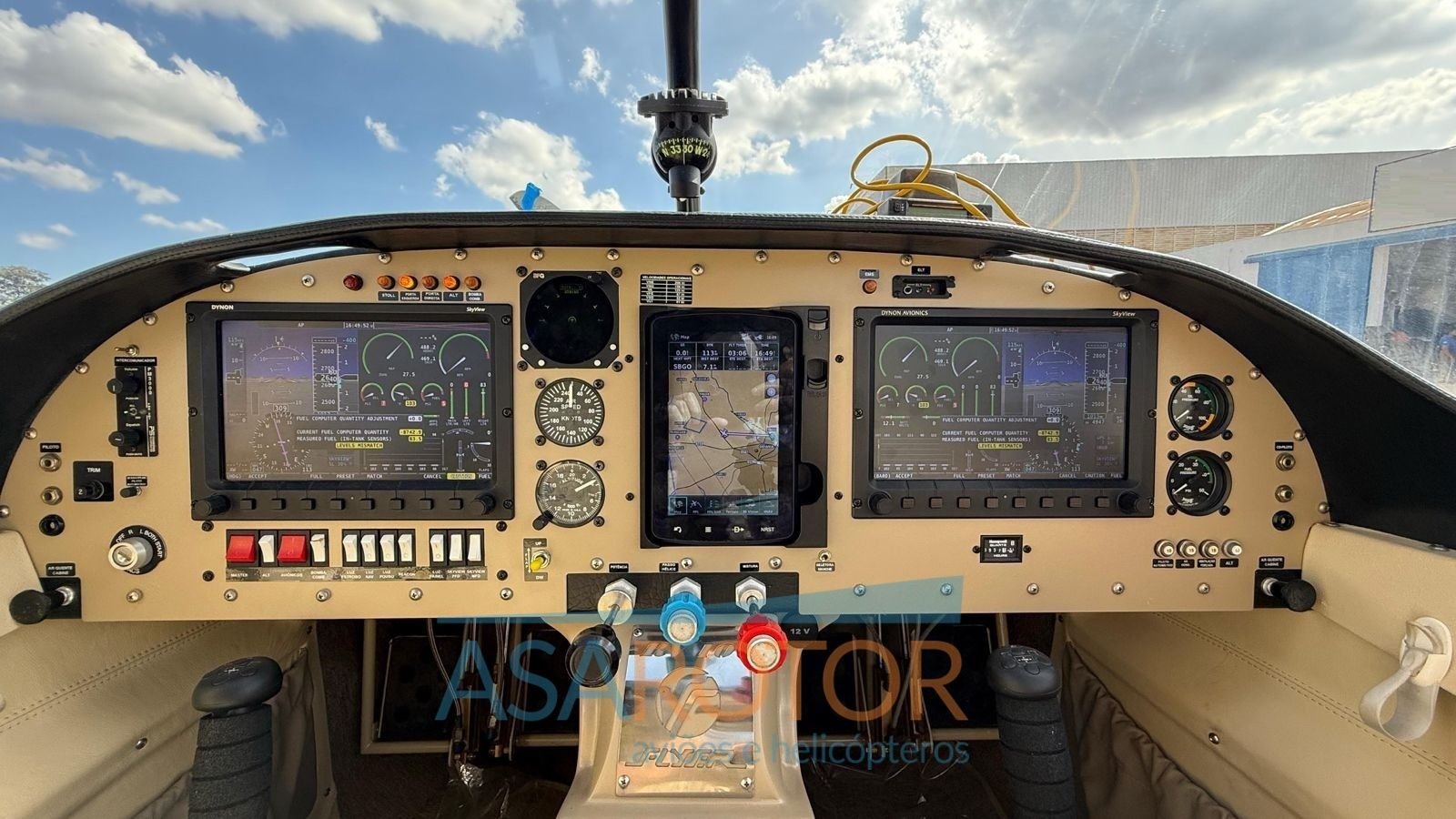 VANS AIRCRAFT RV10 2011 FLYER