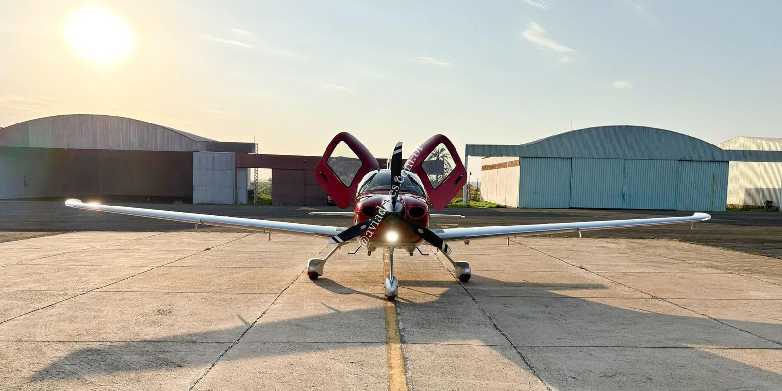 CIRRUS SR22 G6 GTS 2022