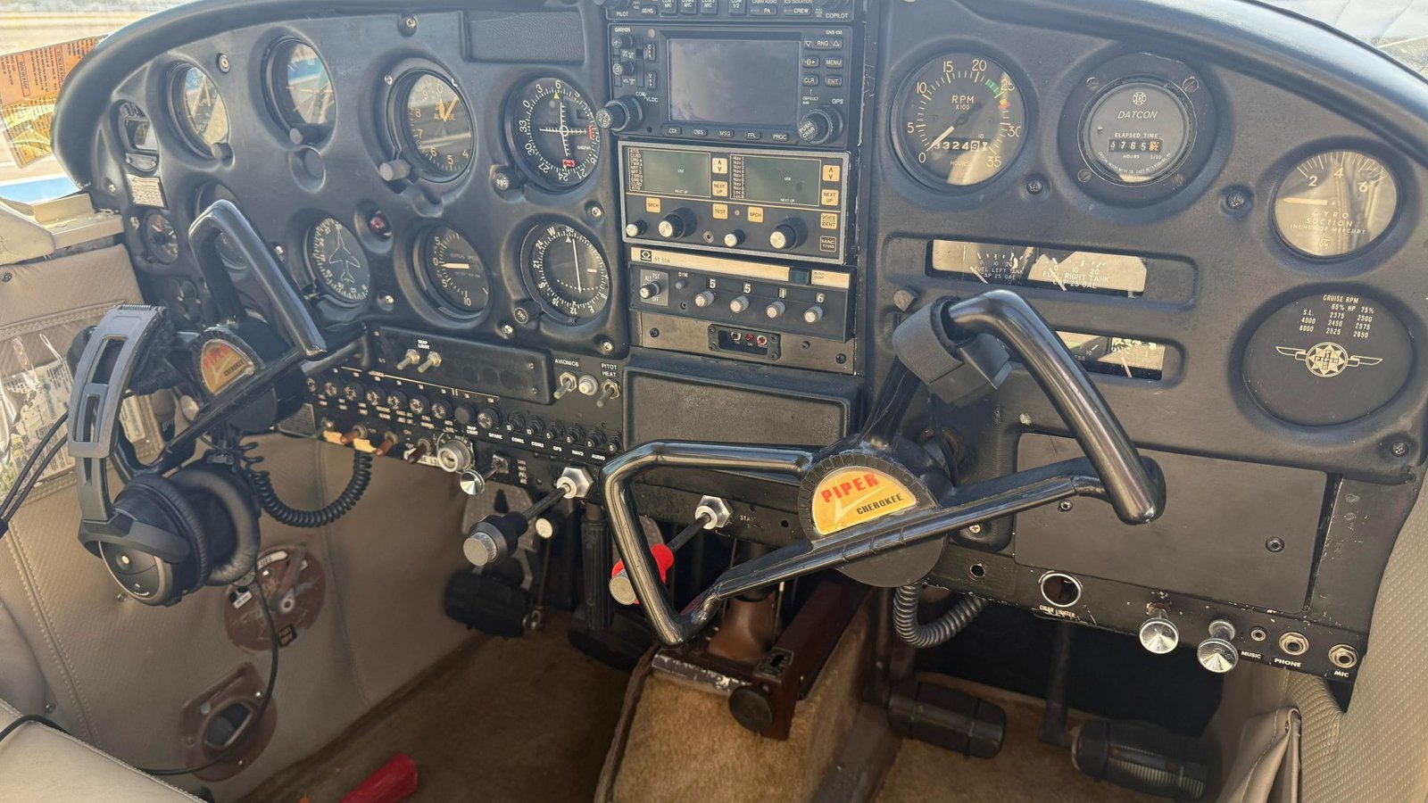 PIPER CHEROKEE 180C 1966