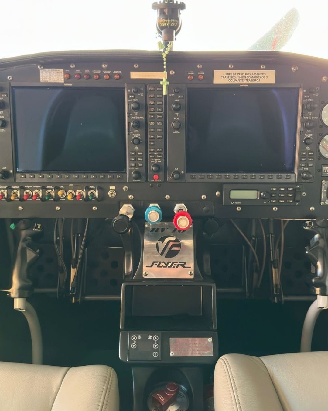 VAN´S RV-10 FLYER 2011