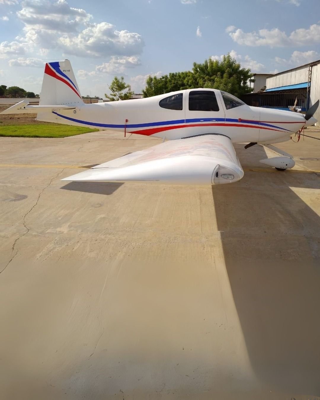 VAN´S RV-10 FLYER 2011