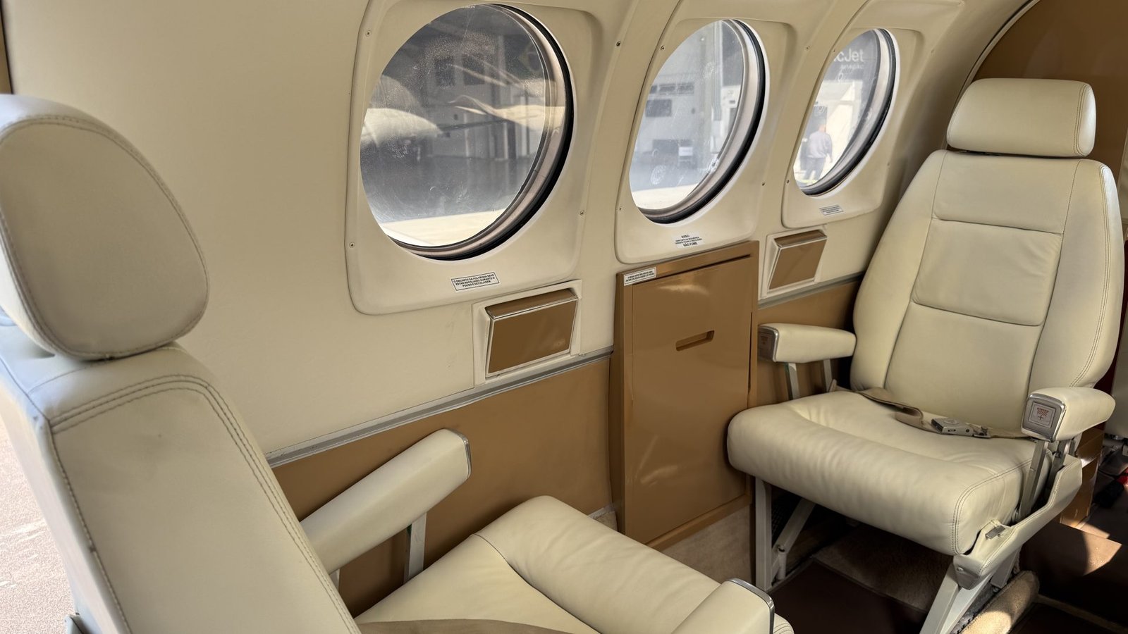 KING AIR C90 1978