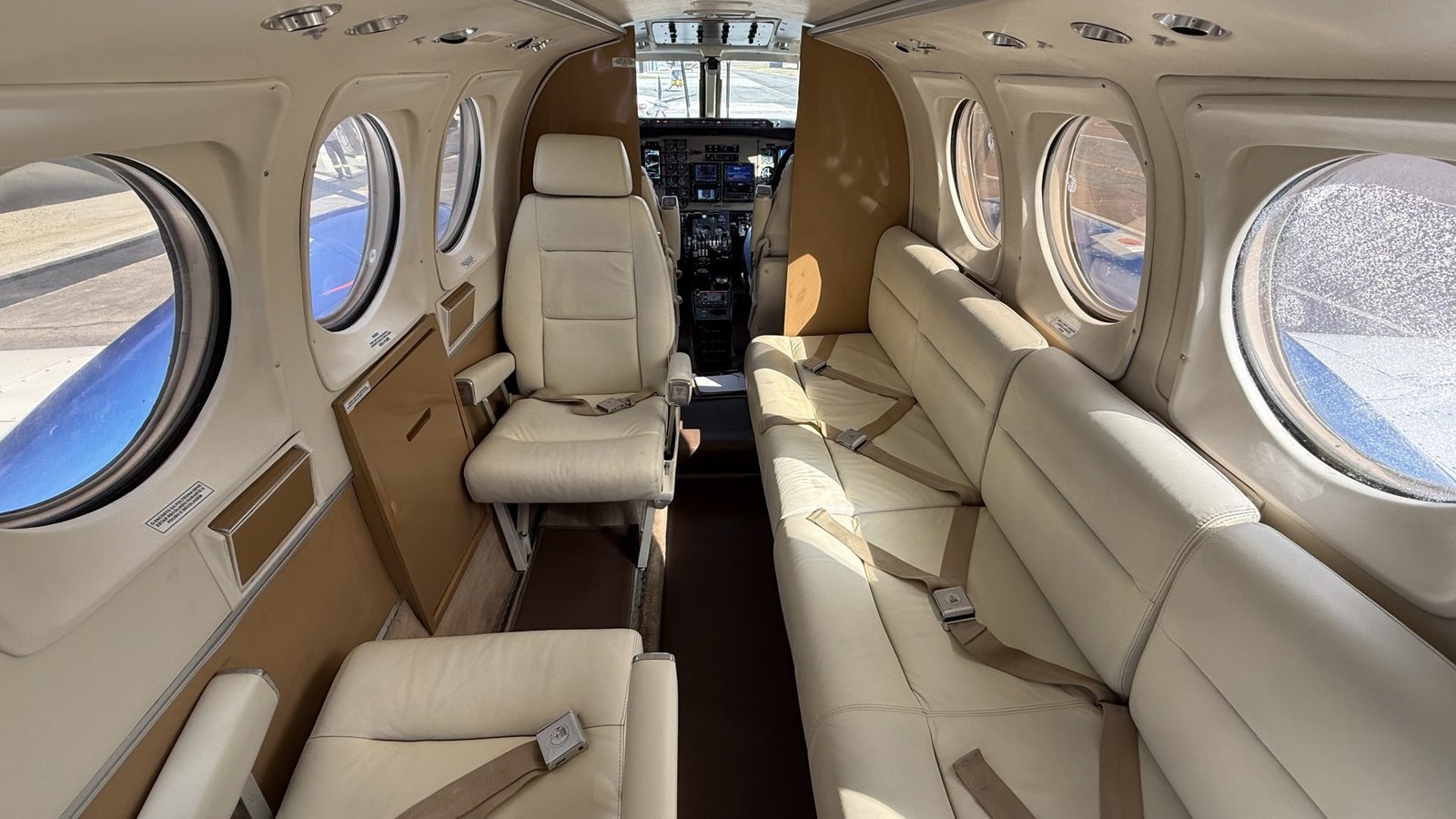 KING AIR C90 1978