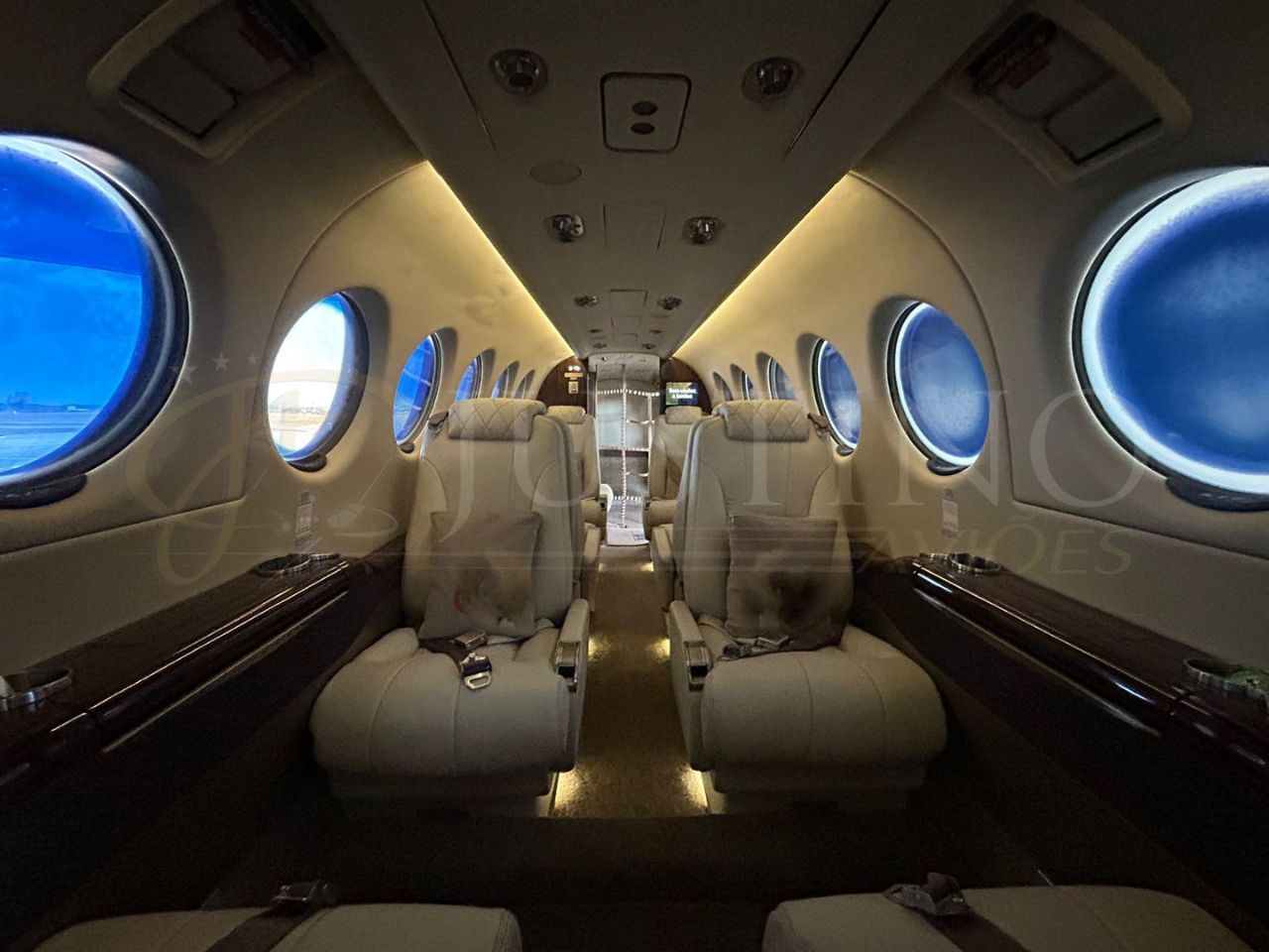 BEECHCRAFT KING AIR 350i 2016