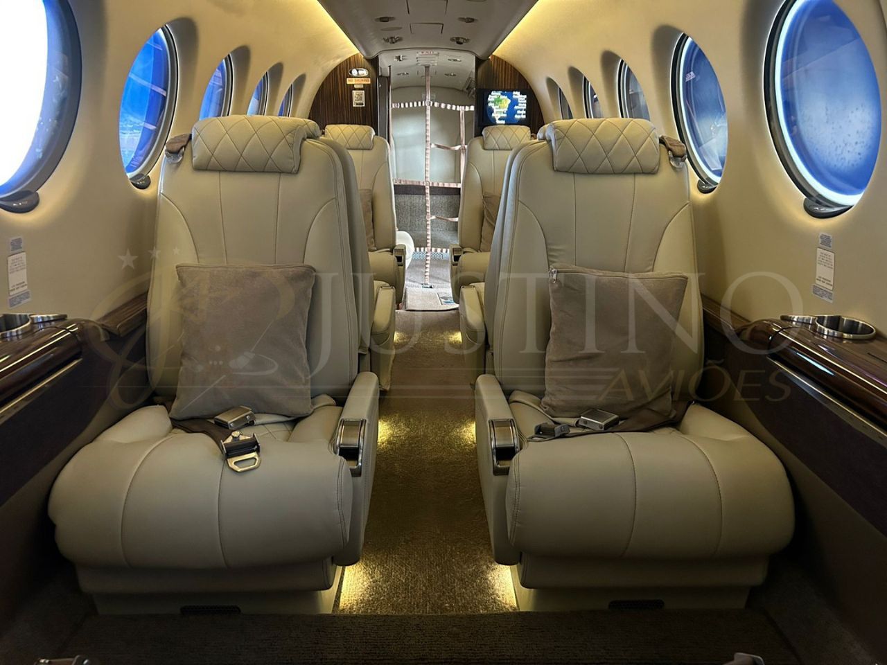 BEECHCRAFT KING AIR 350i 2016